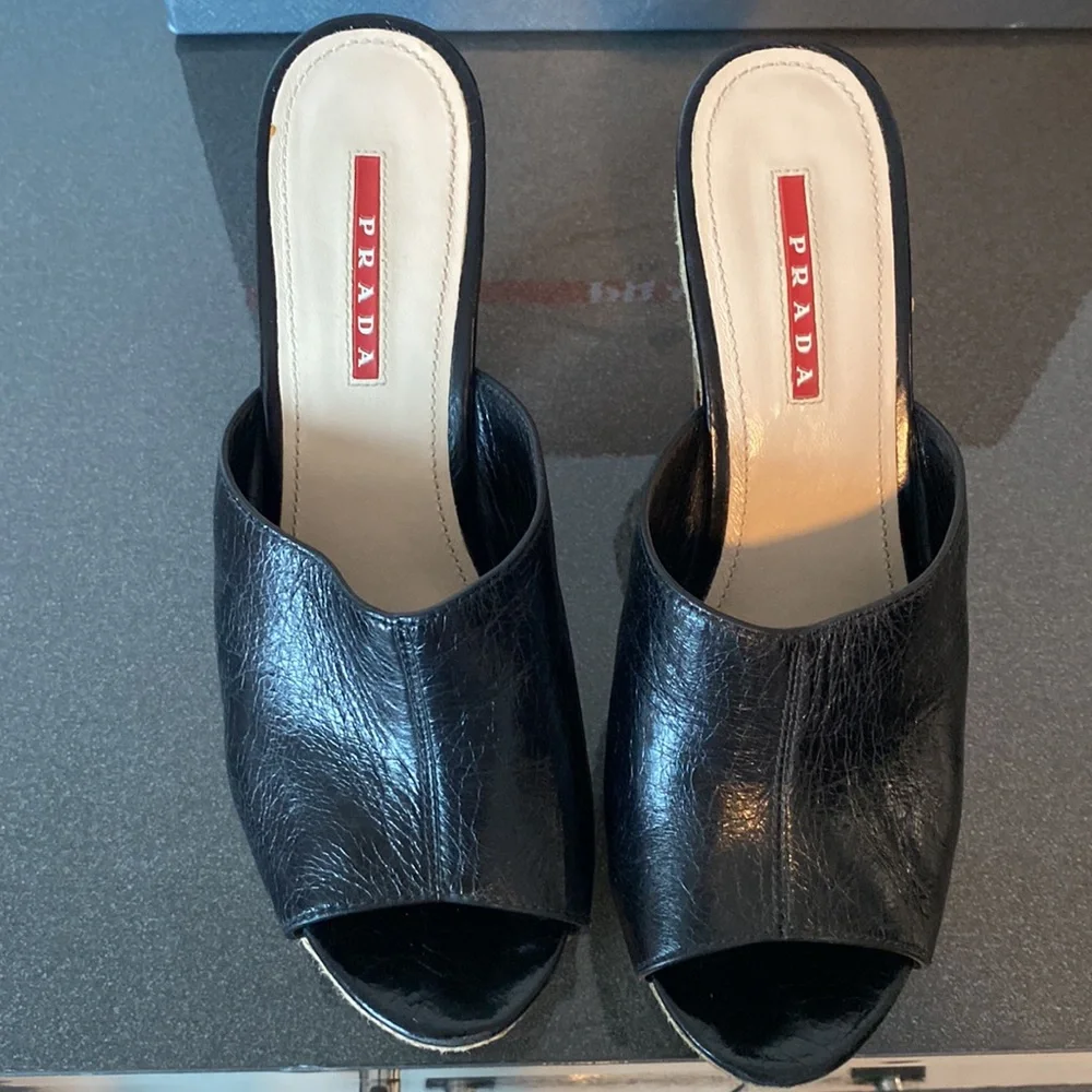 Prada ladies size 7 1/2 platform heels - Picture 2 of 6